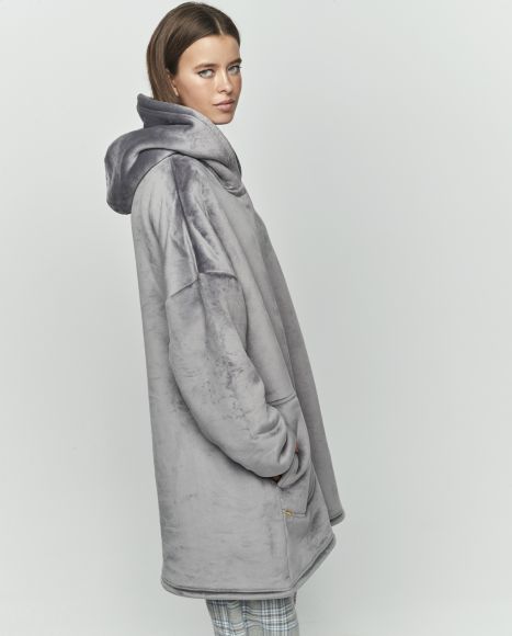 Džemperis su gobtuvu ir kišenėmis